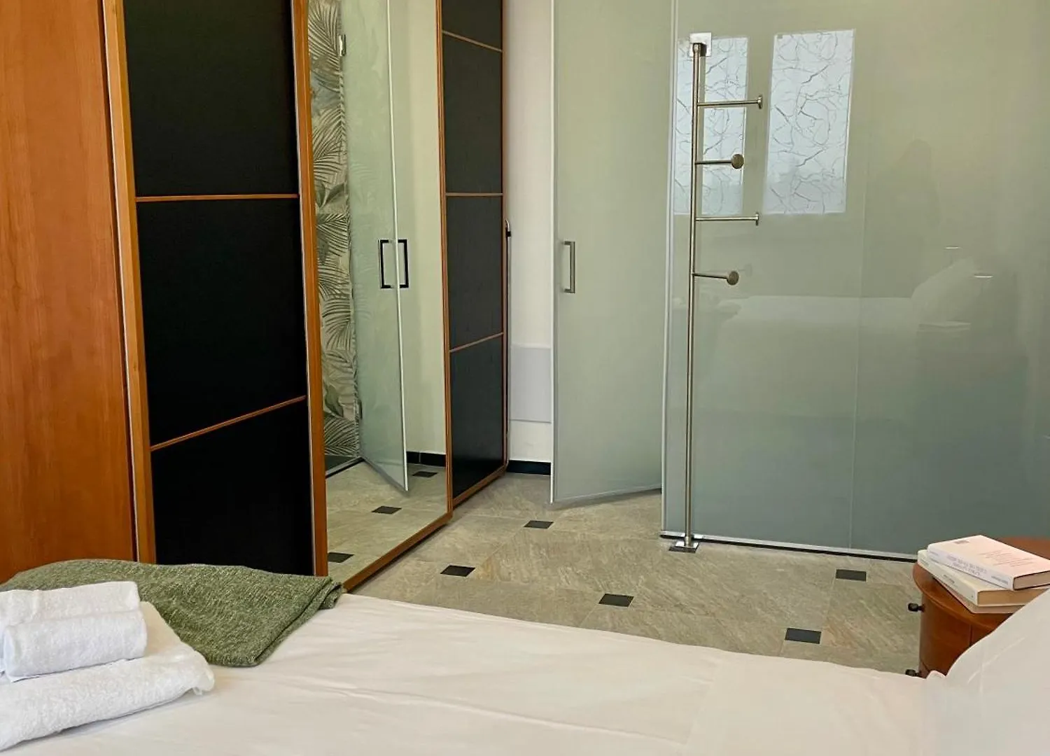 Bnbook Residenza Balzarotti Rho 0*,